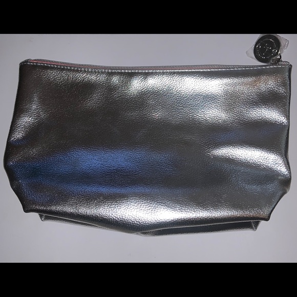 It Cosmetics Large Cosmetic Bag - Picture 2 of 3